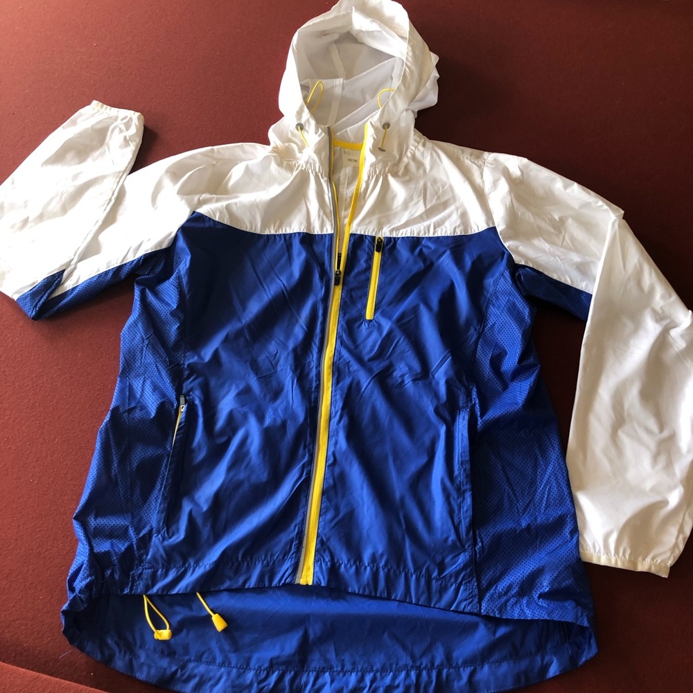 Light weight windbreaker perfect new condition